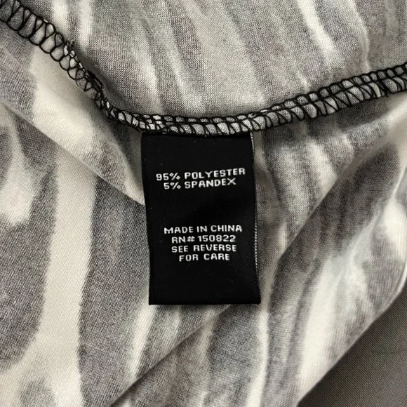 Women’s Ruched Side Sweater - Picture 6 of 6